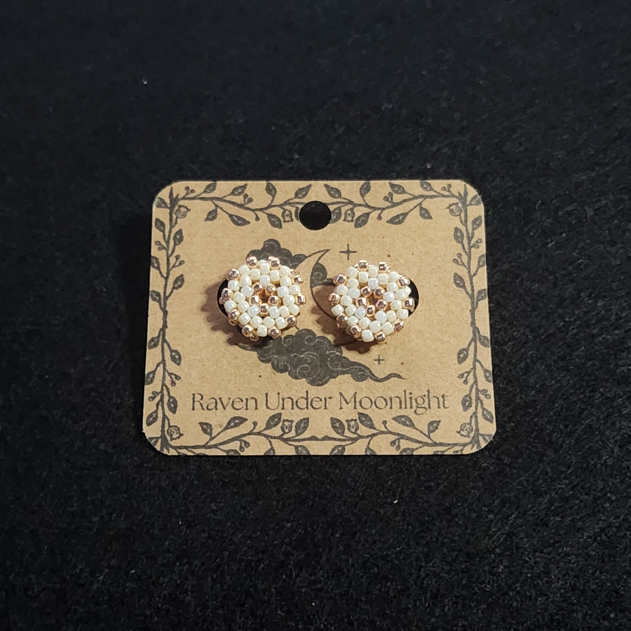 Light Beige & White Stud Set